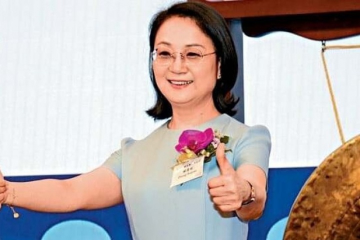 Chung Huệ Quyên: Từ cô giáo dạy hóa đến tỷ phú tự thân giàu nhất Trung Quốc