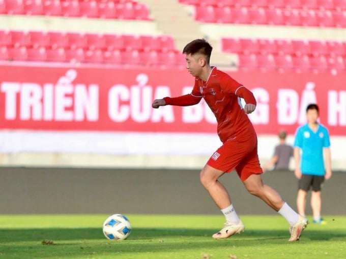 Trung vệ Nguyễn Nhật Minh được đánh giá là tài năng đáng chú ý của bóng đá Việt Nam.&nbsp;