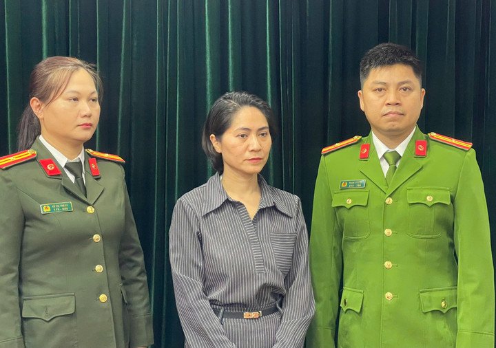 Giám đốc Công ty TNHH Ngọc Việt Education Nguyễn Thị Thu Hà bị khởi tố, bắt tạm giam.