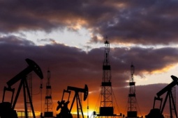 Giá xăng dầu hôm nay 30/12: Đảo chiều tăng