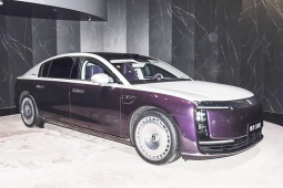 Xe siêu sang Huawei vượt mặt doanh số xe châu Âu