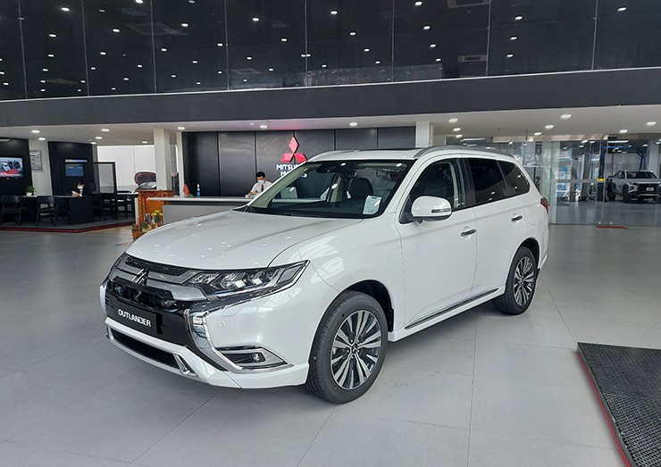 Giá xe Mitsubishi Outlander niêm yết và lăn bánh tháng 12/2025 - 2