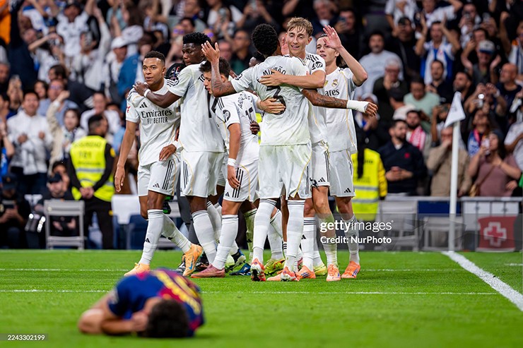 Real Madrid đánh bại Barcelona tại Bernabeu