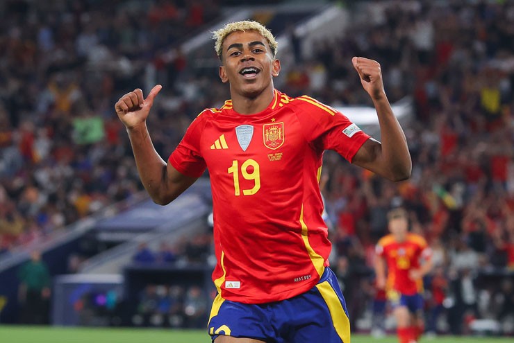 Yamal không được coi như trụ cột của ĐT Tây Ban Nha