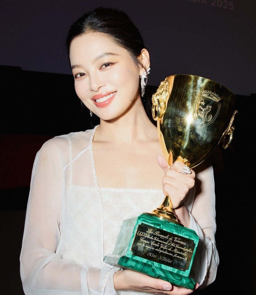 Tân Chỉ Lôi, Tống Giai, Tiêu Chiến, Dương Tử có tác phẩm thành công nhất năm