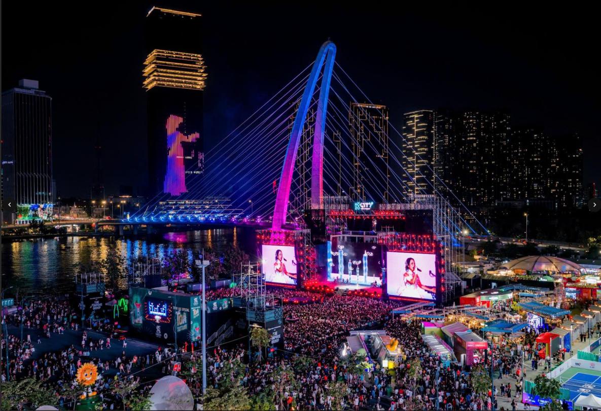 Toàn cảnh không khí sôi động tại HOZO CITY TẾT FEST 2025