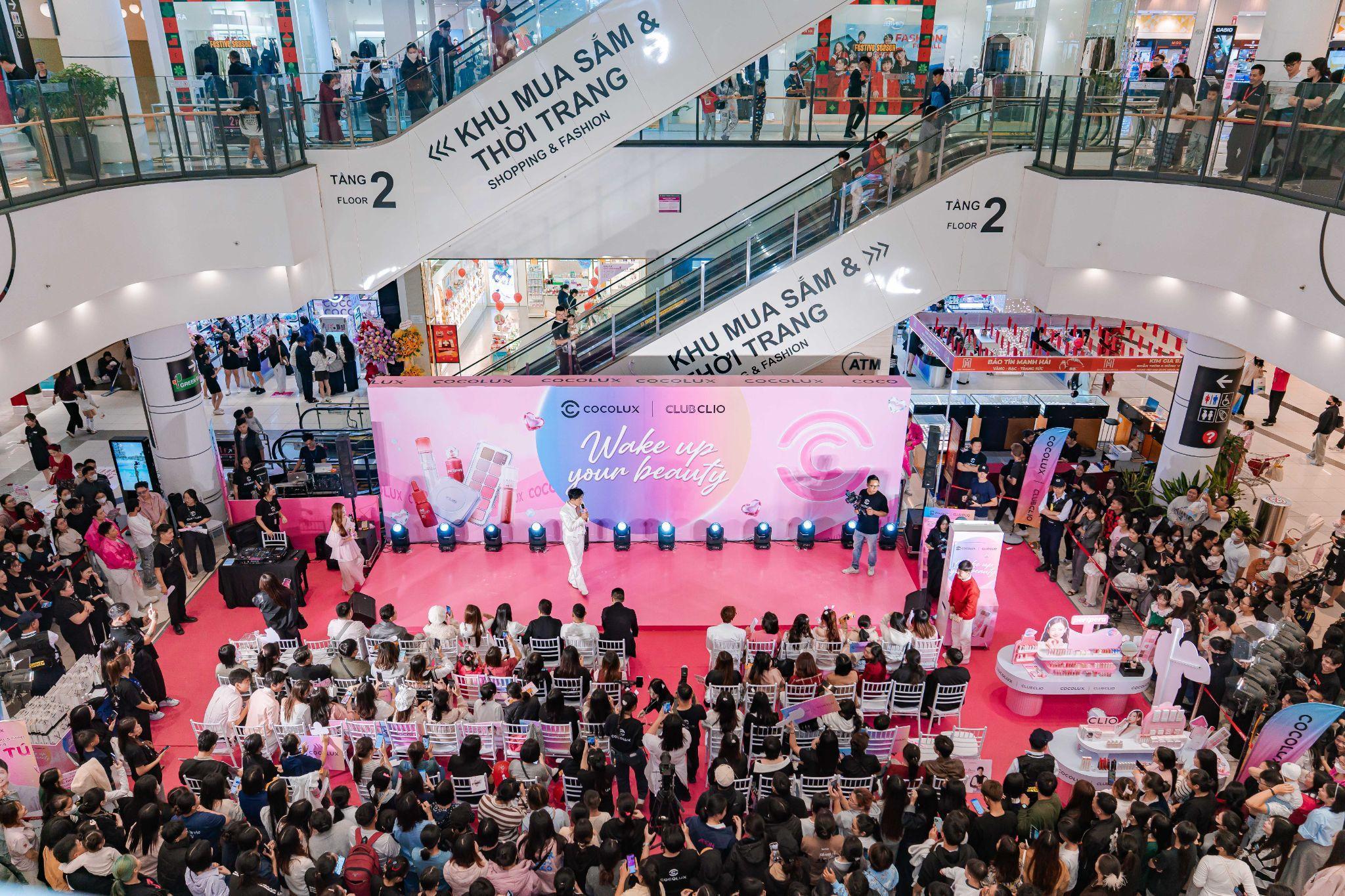 Cocolux x Clubclio “đánh thức vẻ đẹp trong bạn” – Bùng nổ tại AEON Mall Long Biên với sự xuất hiện của ca sĩ Anh Tú