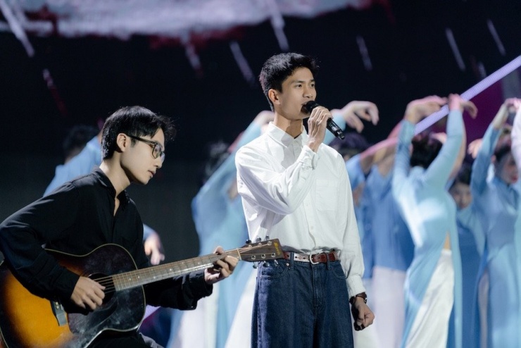 Nguyễn Hùng "Mưa đỏ".&nbsp;