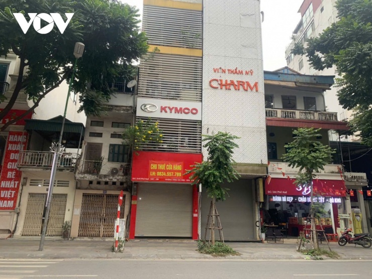 Nhiều mặt bằng phố Huế đang đóng cửa, treo biển cho thuê.&nbsp;