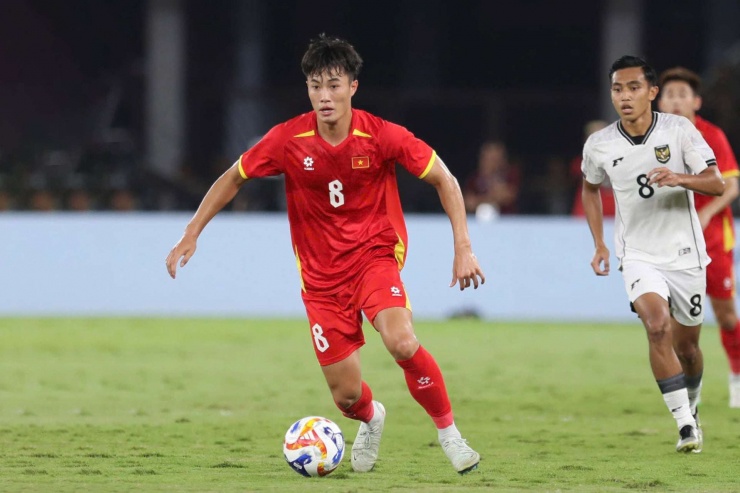 Tiền vệ cao 1m82, bỏ lỡ SEA Games 33 và VCK U23 châu Á 2026 vì chấn thương - 6