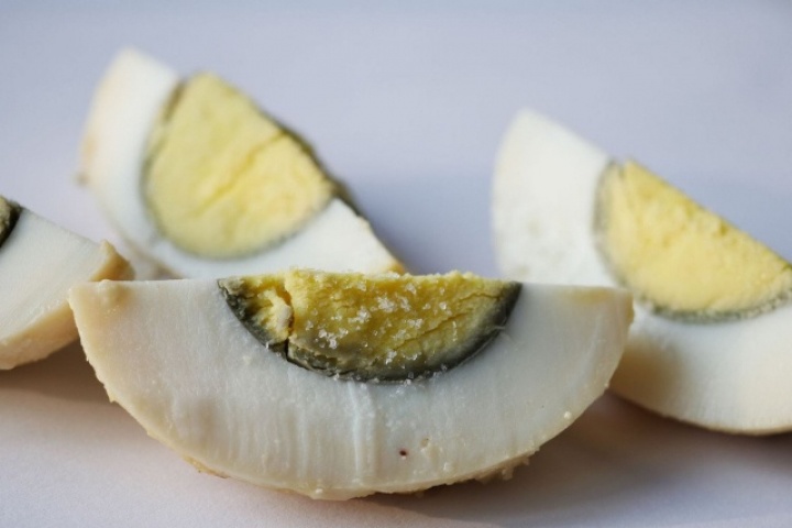 Lòng đỏ trứng luộc viền xanh có an toàn, bổ dưỡng?