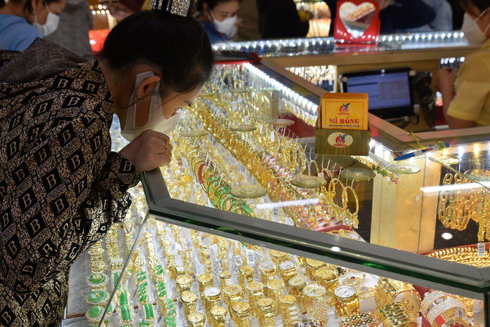 Giá vàng hôm nay biến động mạnh