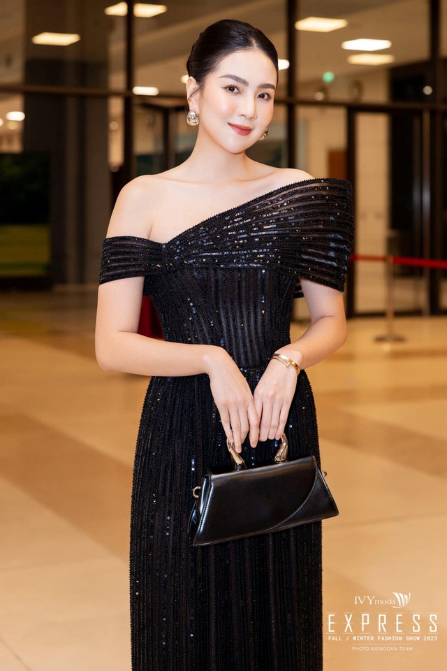 Học MC Mai Ngọc cách phối đồ xuống phố - 11