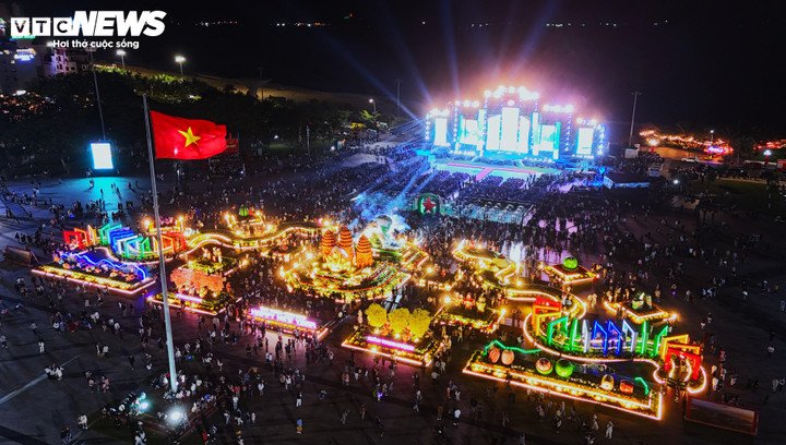 Chương trình Countdown Gia Lai 2026 với chủ đề “Thắp lửa trái tim - Kết nối yêu thương”.