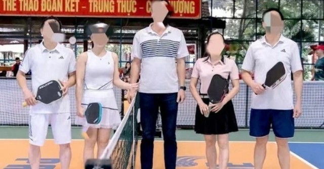 Bí thư xã bị “tố” bỏ lớp bồi dưỡng, đi đánh giả...