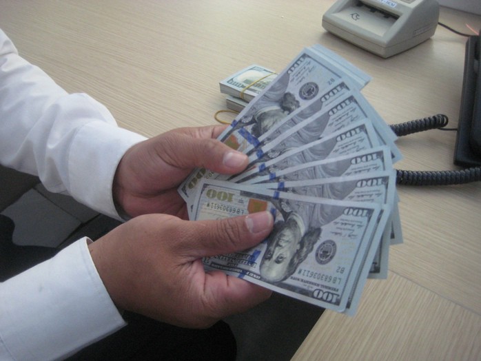 Giao dịch 1.000 USD tại địa điểm không được NHNN cấp phép trao đổi ngoại tệ bị xử phạt 10 triệu đồng