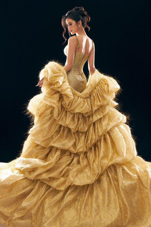 Ý Nhi đăng tải tâm thư xúc động, nhắc đến "thời điểm vàng" trong ngày cuối năm 2025.