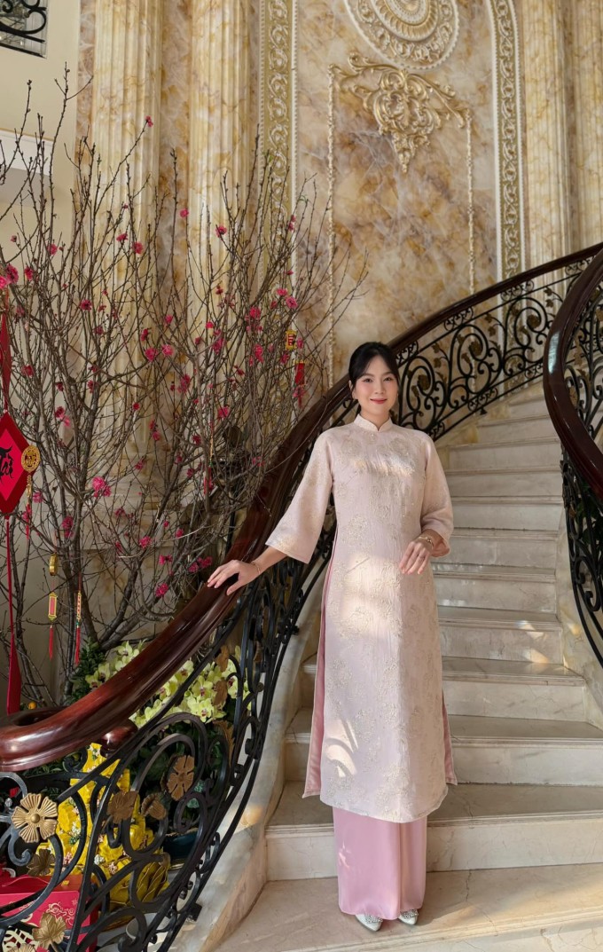 Một góc trong lâu đài nhà chồng Mai Ngọc ở thành phố Bắc Ninh.