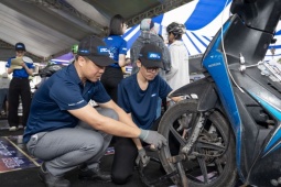 Hàng nghìn xe máy tại KCX Tân Thuận được bảo dưỡng miễn phí dịp cuối năm