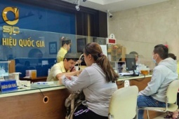 Giá vàng tiếp tục giảm sâu, công ty SJC tạm ngừng giao dịch vàng miếng, vàng nhẫn