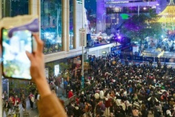 Châu Á đón giao thừa năm 2026: Hai sắc thái đối lập