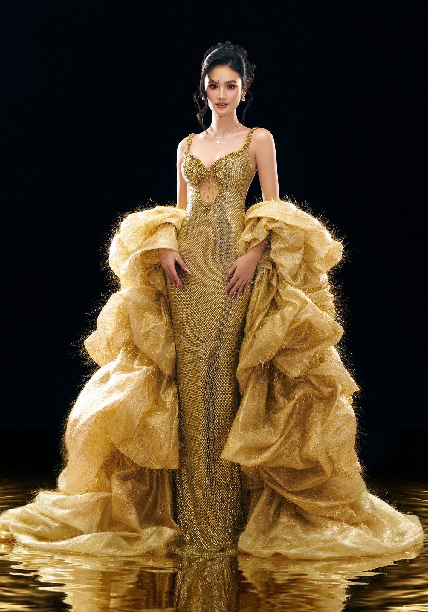 Hình ảnh trưởng thành của Ý Nhi sau 2 năm đăng quang.