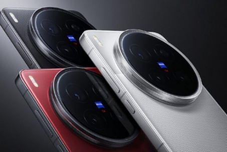 Vivo X300 Ultra lộ diện với màn hình 6.82 inch, loại bỏ nút Action và hệ thống camera khủng