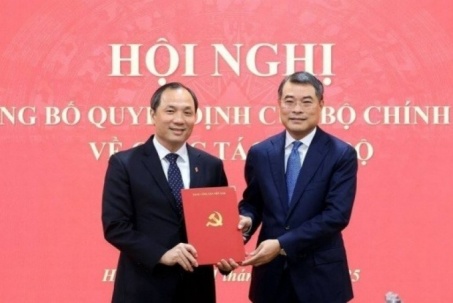 Ông Hoàng Trung Dũng làm Phó Trưởng Ban Tổ chức Trung ương