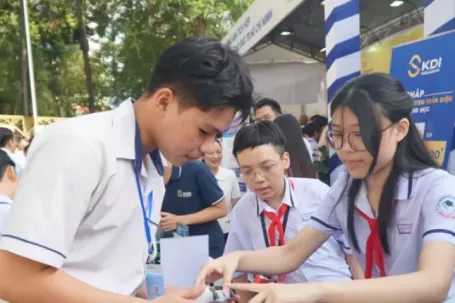 Bất ngờ ở TPHCM, nhiều giáo viên không đủ điều kiện vẫn giảng dạy liên kết