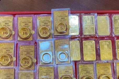 Năm biến động của giá vàng: Kẻ cười, người khóc