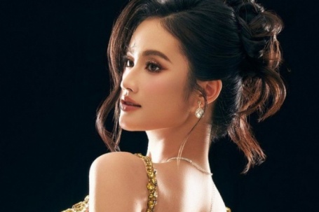 Chiều cuối năm, Ý Nhi gây chú ý khi đăng tải khoảnh khắc nhìn lại một năm đã qua