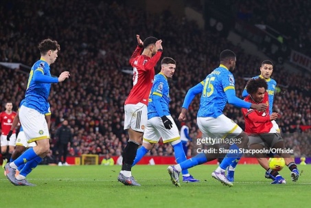 Kết quả bóng đá MU - Wolves: Zirkzee vừa may & vừa đen, mừng hụt phút 90 (Ngoại hạng Anh)