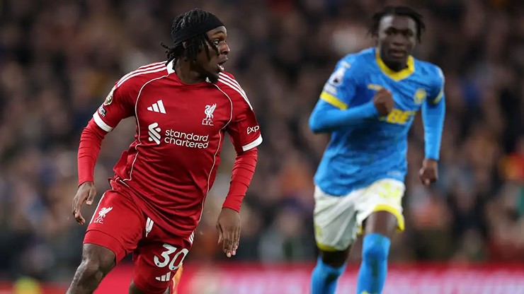 Frimpong kiến tạo cho Gravenberch mở tỷ số vào lưới Wolves