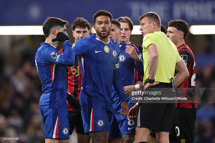 Chelsea gặp khó khi đối đầu Bournemouth