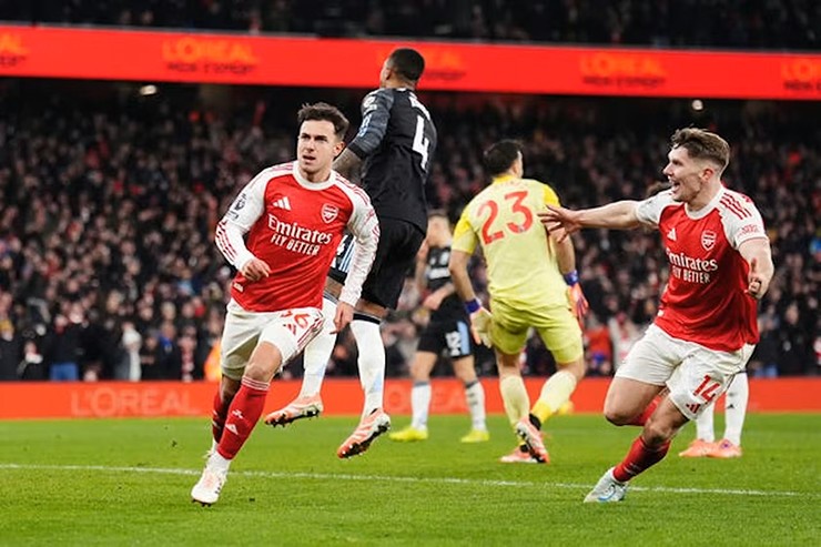 Martin Zubimendi ghi bàn thắng thứ hai bằng một cú dứt điểm hiểm hóc