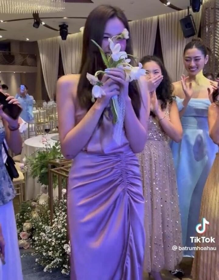 Hoa hậu Đỗ Thị Hà - mỹ nhân của mọi đám cưới: Set đồ nào cũng đẹp xuất sắc - 8