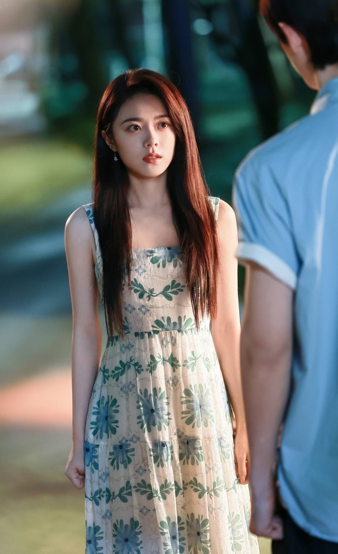 Tôi Như Ánh Dương Rực Rỡ: Là tiểu thư nhà giàu nhưng Triệu Kim Mạch lại mặc xấu? - 8