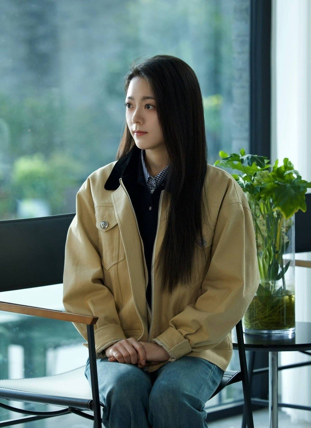 Tôi Như Ánh Dương Rực Rỡ: Là tiểu thư nhà giàu nhưng Triệu Kim Mạch lại mặc xấu? - 9