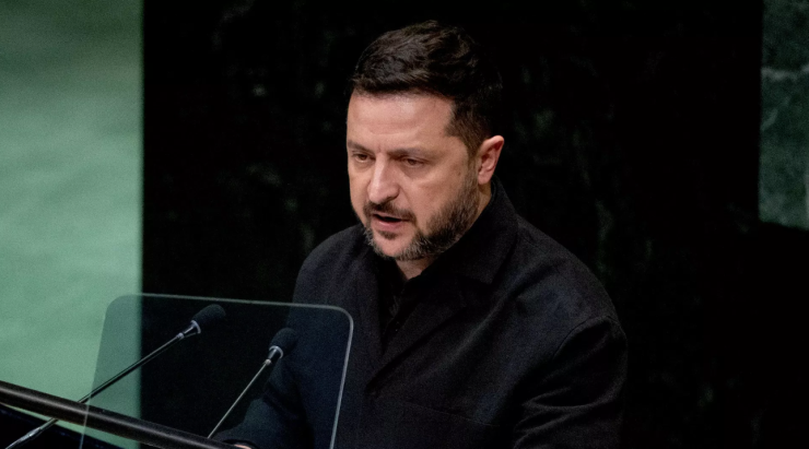 Chuyên gia Anh dự báo việc ông Zelensky rời Kiev - 1