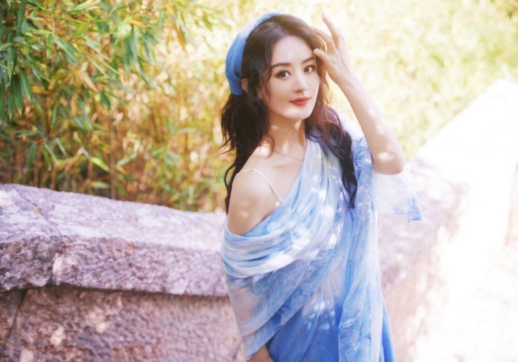 Triệu Lệ Dĩnh hủy lịch trình vì vấn đề sức khỏe. 