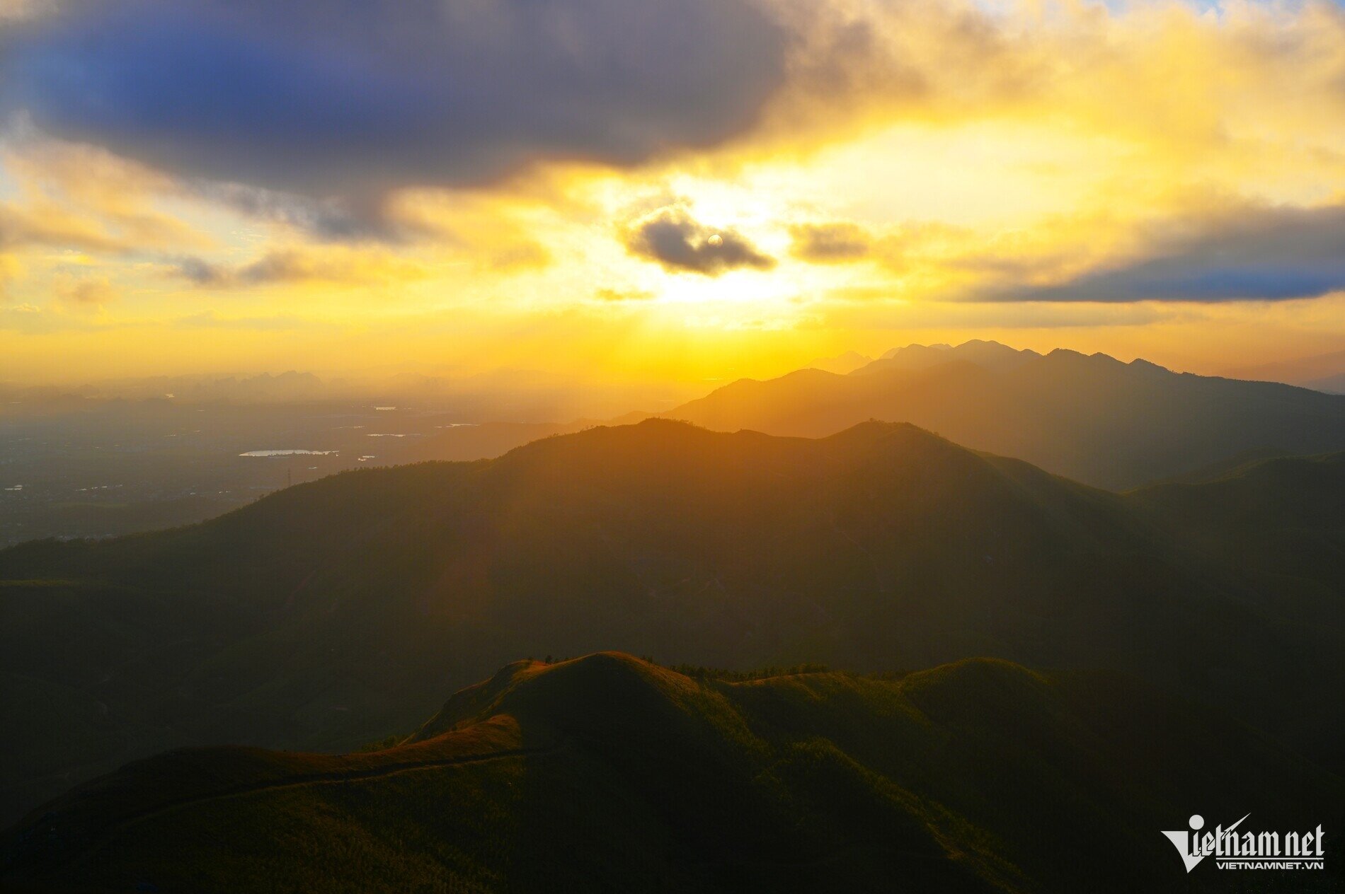 Khách Hà Nội chi 500.000 đồng, vượt 130km ngắm hoàng hôn đẹp như tranh vẽ - 9