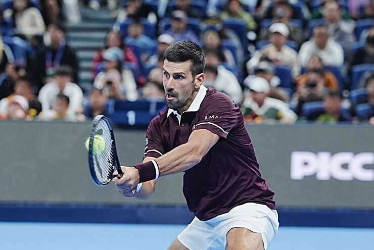 Video tennis Yunchaokete Bu - Djokovic: Ngược dòng bản lĩnh (China Open)