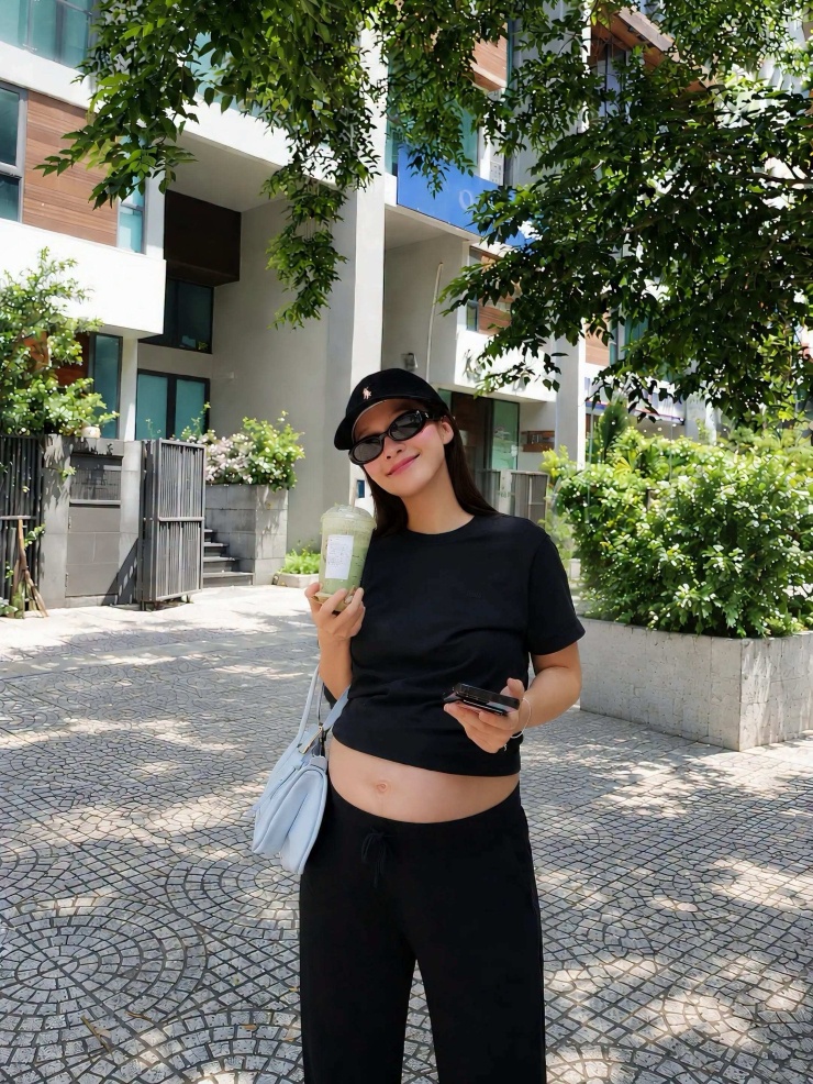 Nữ diễn viên được khen sắc vóc khi mang bầu.