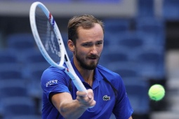 Đỉnh cao tennis ATP 500 châu Á: Medvedev dễ dàng đi tiếp