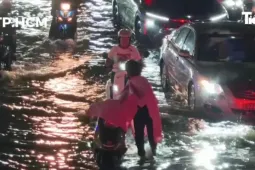 Video: Đêm 'kinh hoàng' sau mưa lớn ở TPHCM
