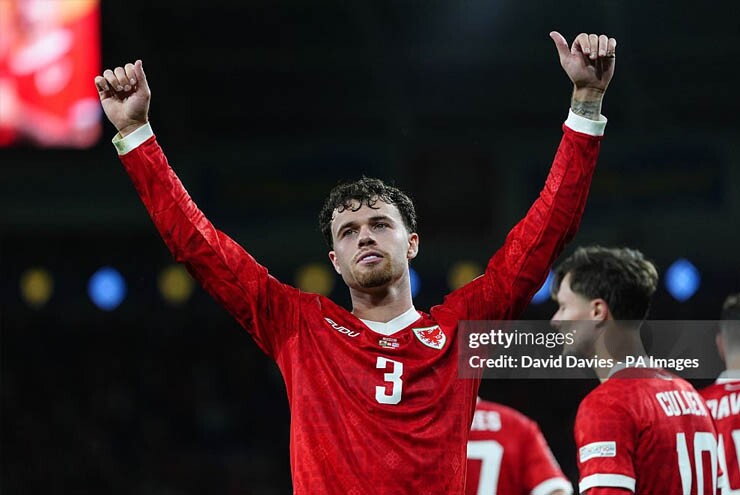 Xứ Wales tạo nên màn ngược dòng ấn tượng