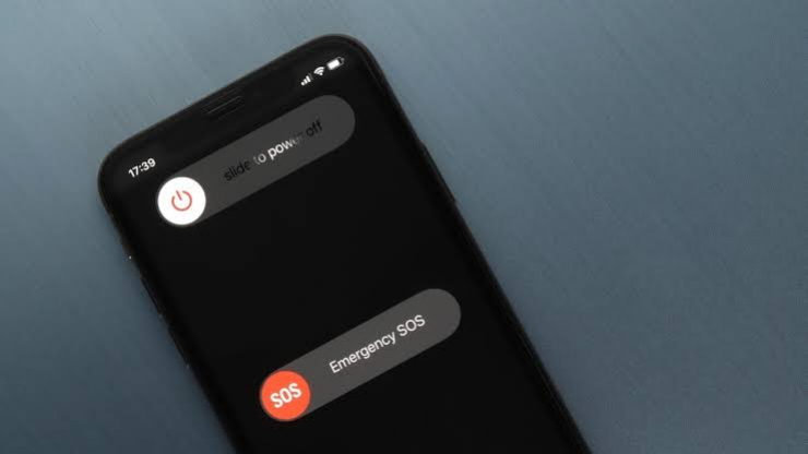 Giao diện khởi động lại của iPhone.