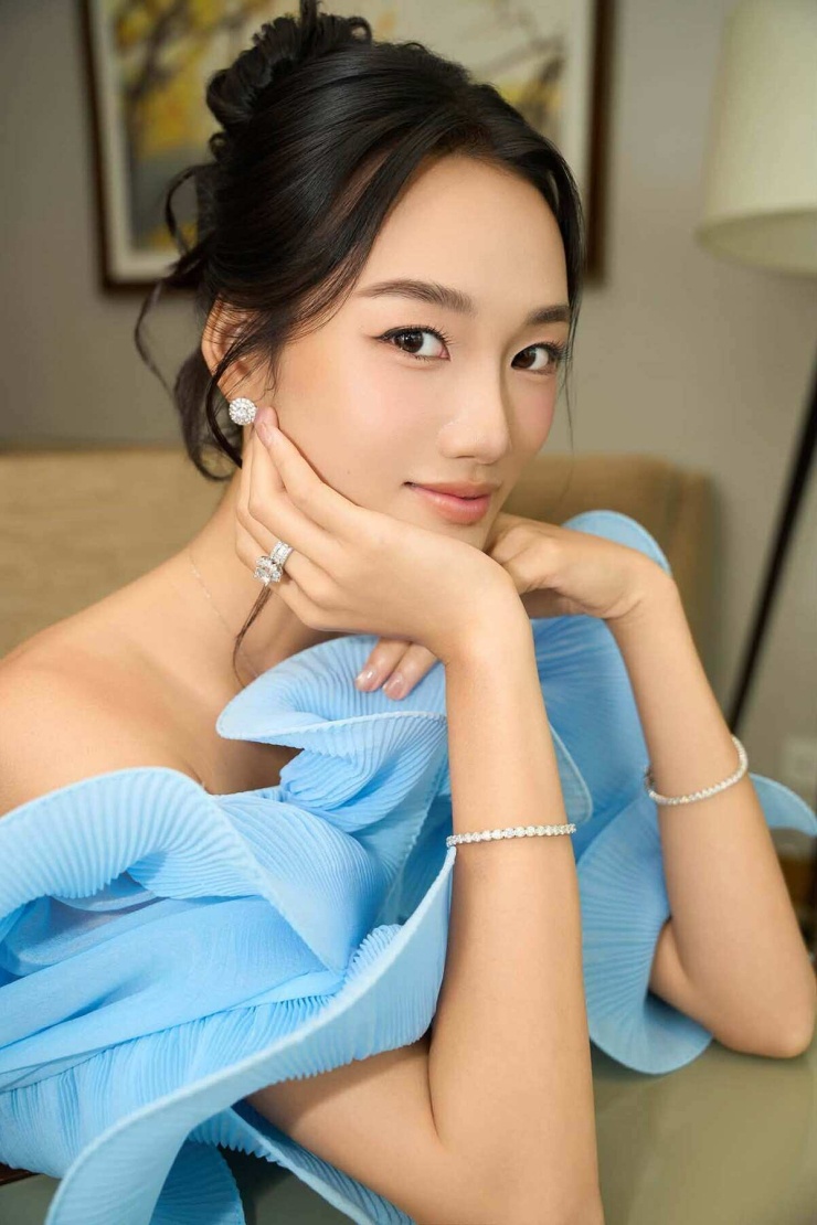 Nhan sắc tân Miss Universe Vietnam Quỳnh Anh - 7