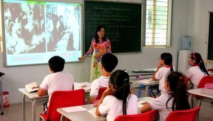 Sách giáo khoa được yêu cầu hoàn thiện theo hướng thiết thực, hiệu quả, phù hợp với tình hình và yêu cầu thực tiễn, kịp thời điều chỉnh những bất cập.