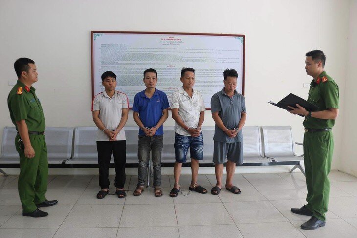 Nhóm đối tượng bị bắt giữ. Ảnh: Bộ Công an.